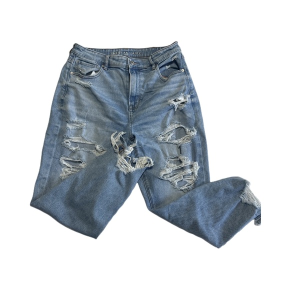 American Eagle High Rise Distressed Light Blue Relaxed Jeans Size 14 Short - Picture 1 of 9